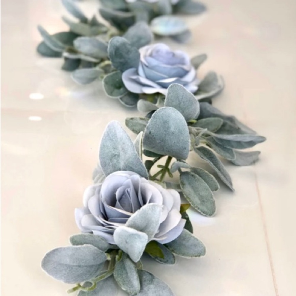 Elegant Gray Floral Garland